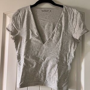 Abercrombie & Fitch V neck